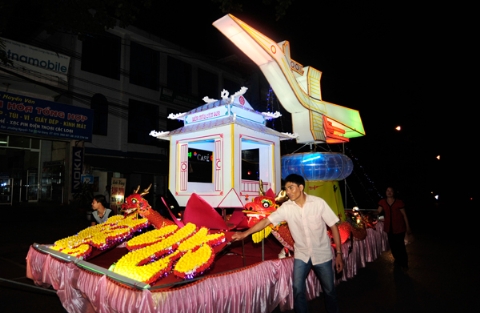 Lung linh lễ hội đường phố ở H&agrave; Giang